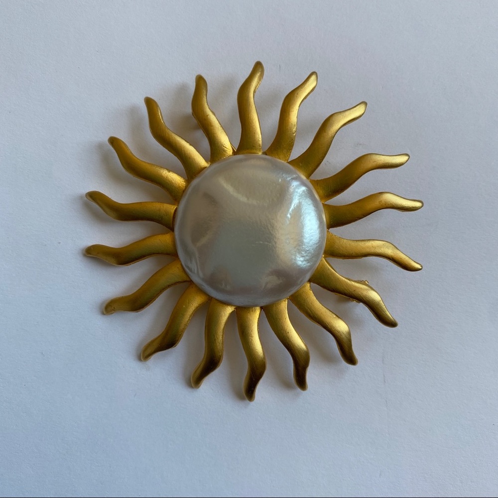 Vintage Sun Worship Brooch